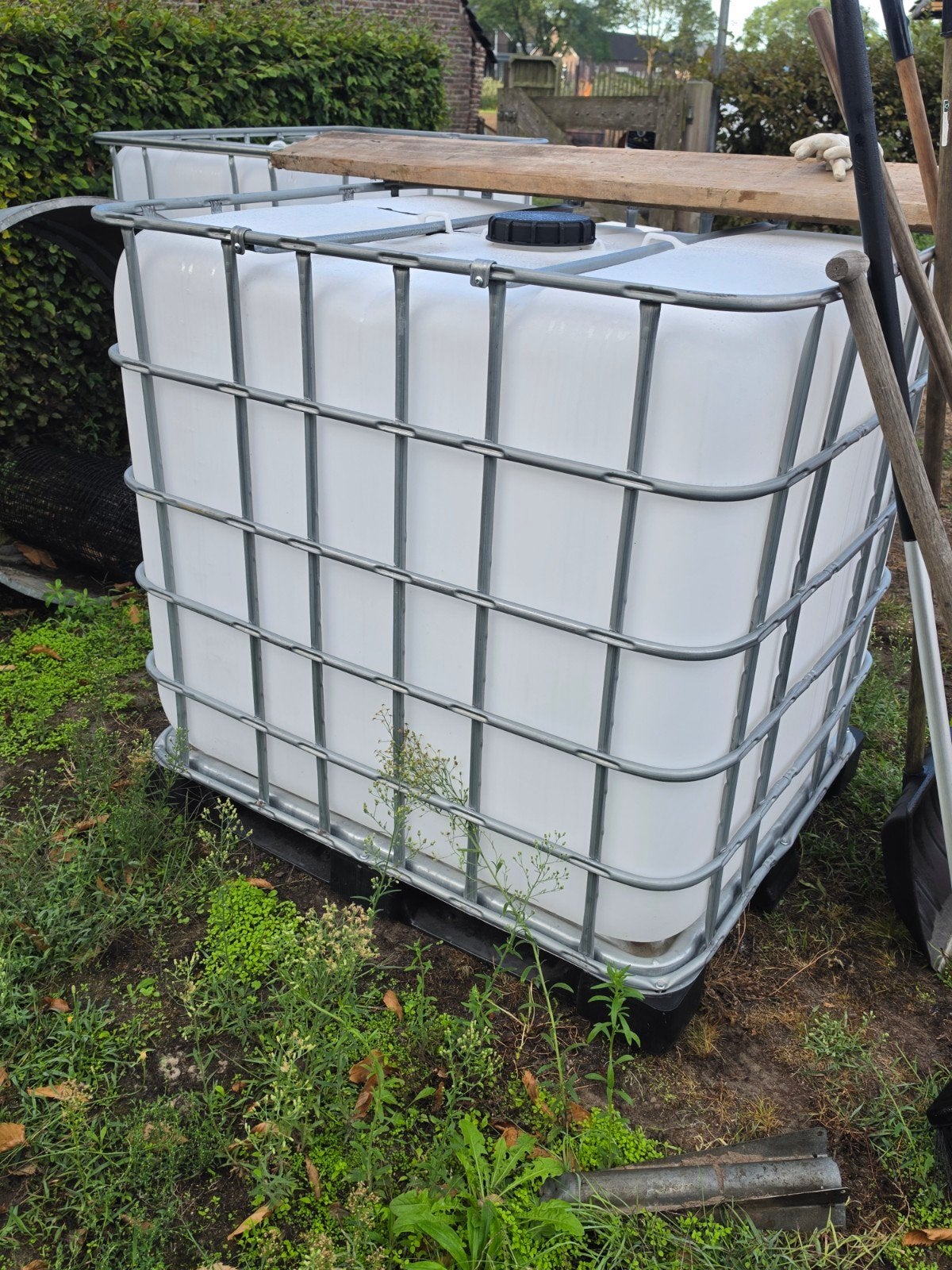 2x IBC container 1000 liter - Zo goed als nieuw, Tuin en Terras, Regentonnen, 150 liter of meer, Ophalen, Zo goed als nieuw, Kunststof