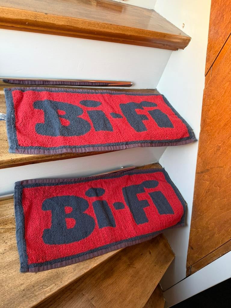 2x Handdoek klein BiFi, Ophalen of Verzenden, Gebruiksvoorwerp