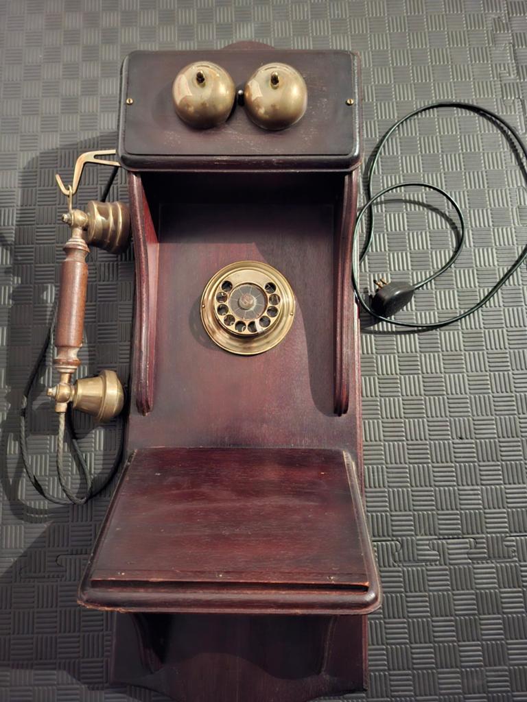 Antieke wandtelefoon, Ophalen