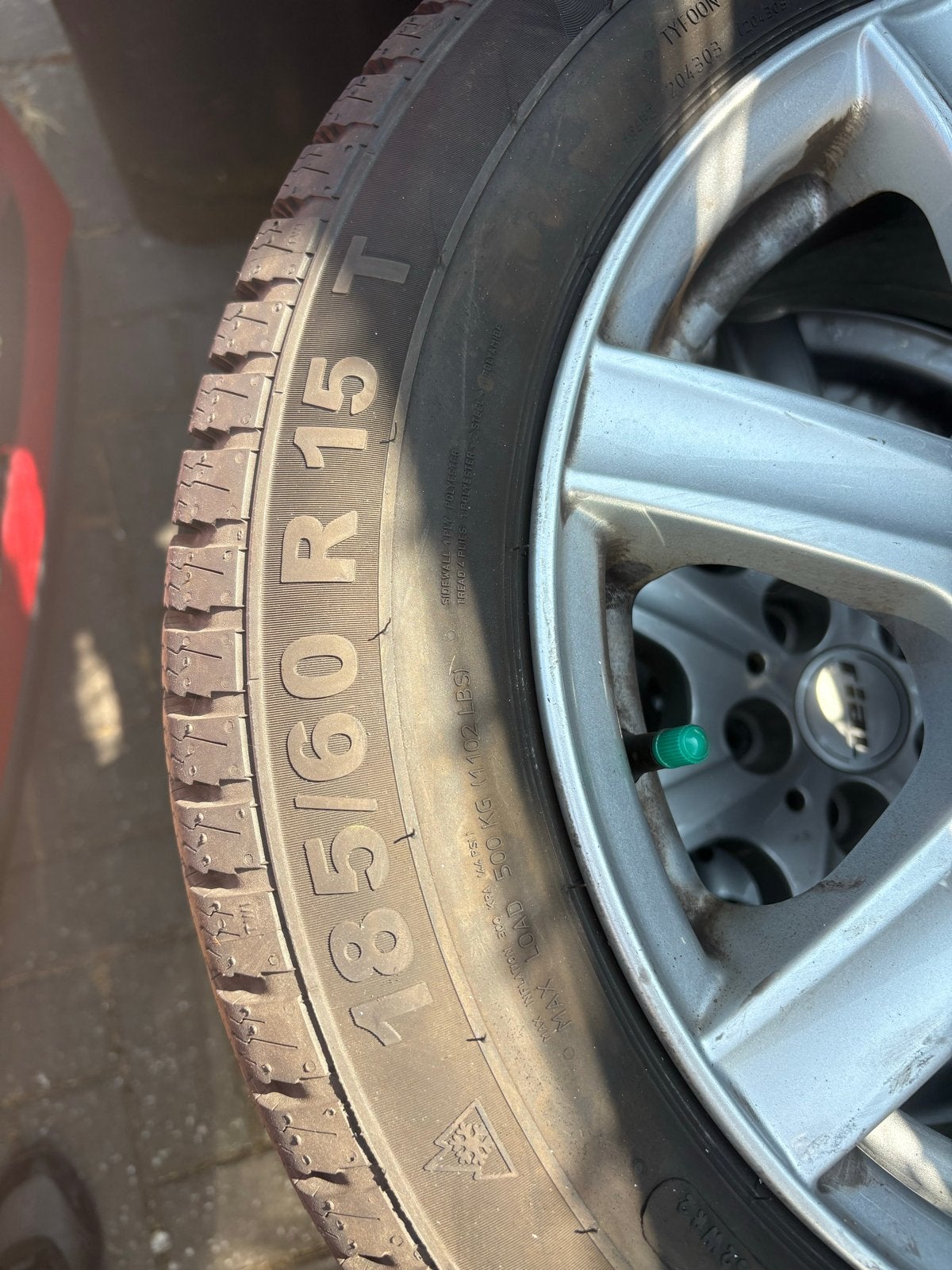 Rial velgen met 185/60 R15 T winterbanden, Ophalen, Gebruikt