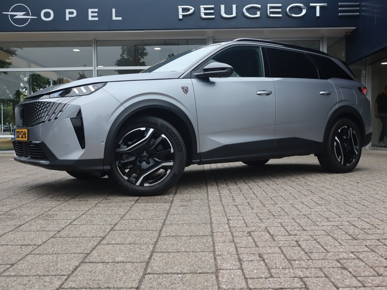 Peugeot 5008 GT Plug-in Hybride 225PK e-DCS7 Automaat 7pers., Auto's, Automaat, Gebruikt, 4 cilinders, Bedrijf