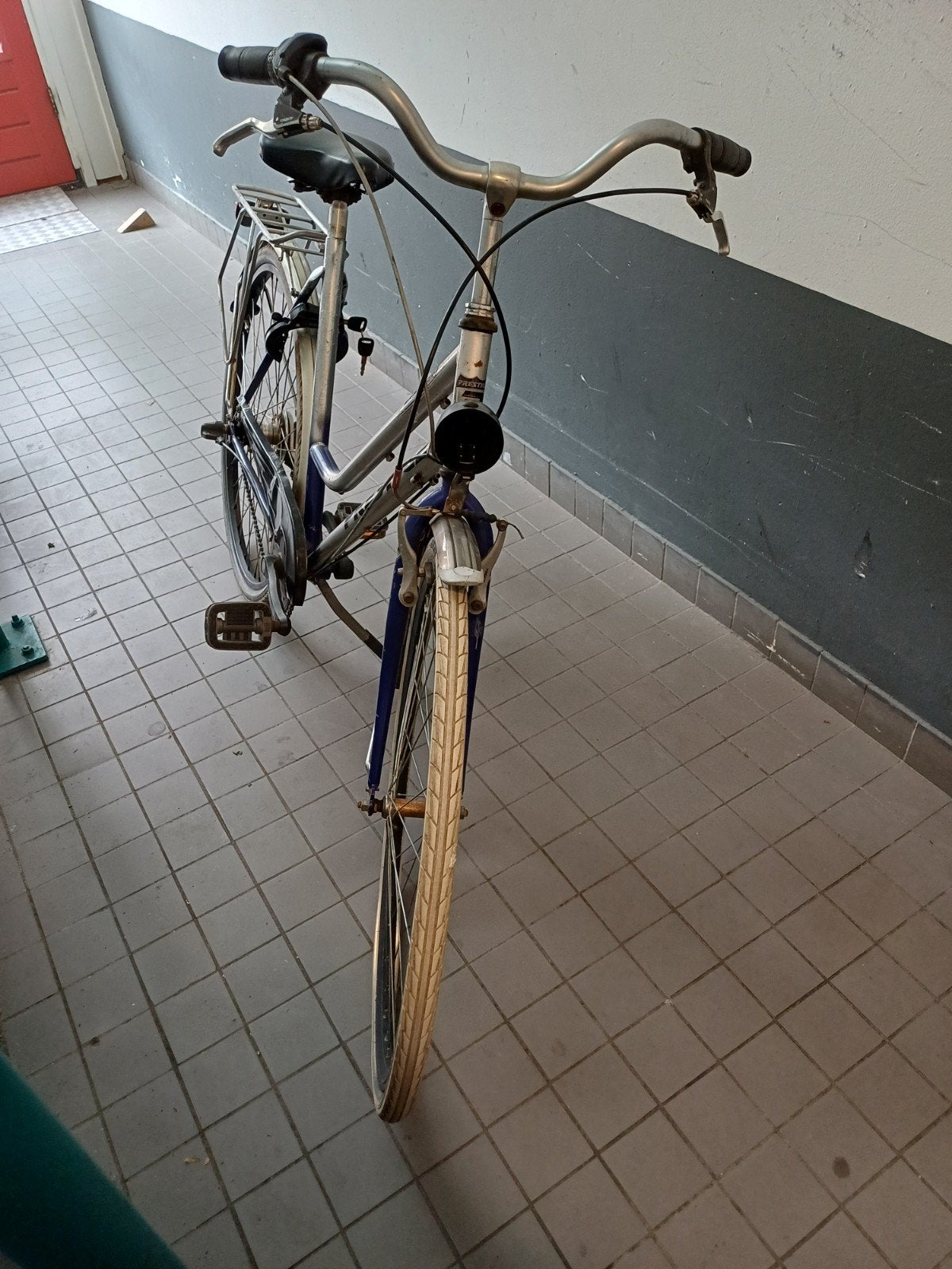 Damesfiets 28 inch, Fietsen en Brommers, Fietsen | Oldtimers, Ophalen of Verzenden