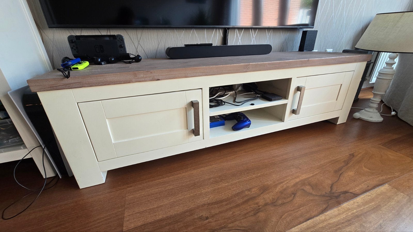 Massief houten tv-meubel - 160x45x45 cm - Gebruikt, Huis en Inrichting, Ophalen, Gebruikt, 150 tot 200 cm, Minder dan 100 cm