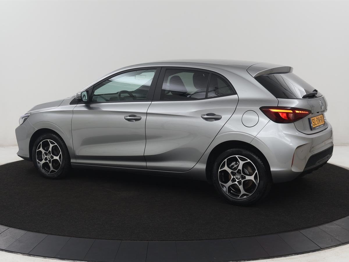 MG 3 1.5 Hybrid+ Luxury | Automaat | Stoelverwarming | LED |, Auto's, Automatische klimaatregeling, 194 pk, 4 cilinders, 2 kWh