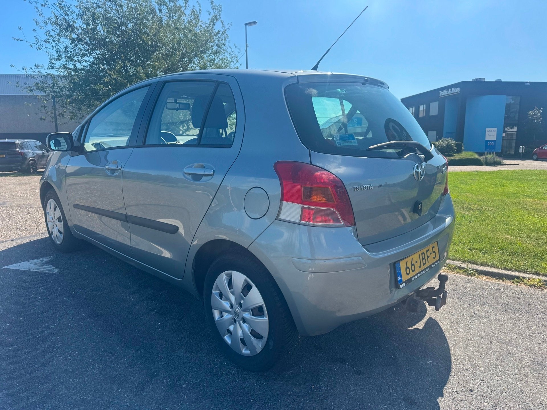 Toyota Yaris 2009 * 1.3 VVTi Aspiration * AUTOMAAT * APK * E, 101 pk, 750 kg, Bedrijf, 550 kg