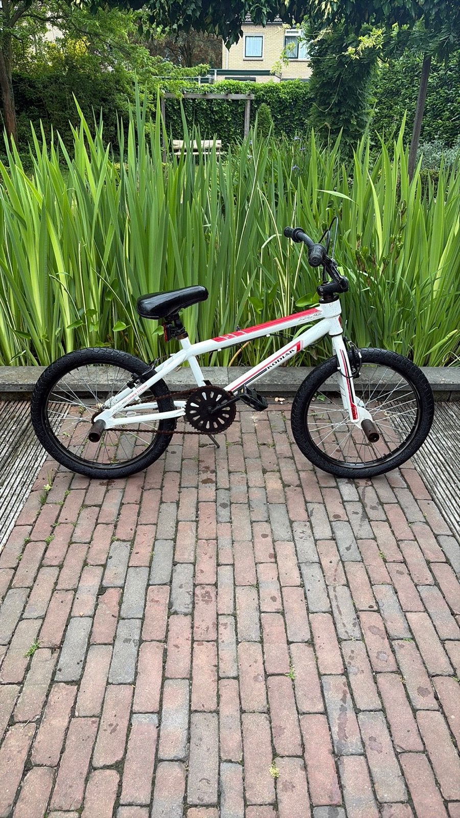 Kodiak crossfiets - Wit met Rood - prima staat, Fietsen en Brommers, Fietsen | Crossfietsen en BMX, Ophalen, Gebruikt, Staal, Velgrem