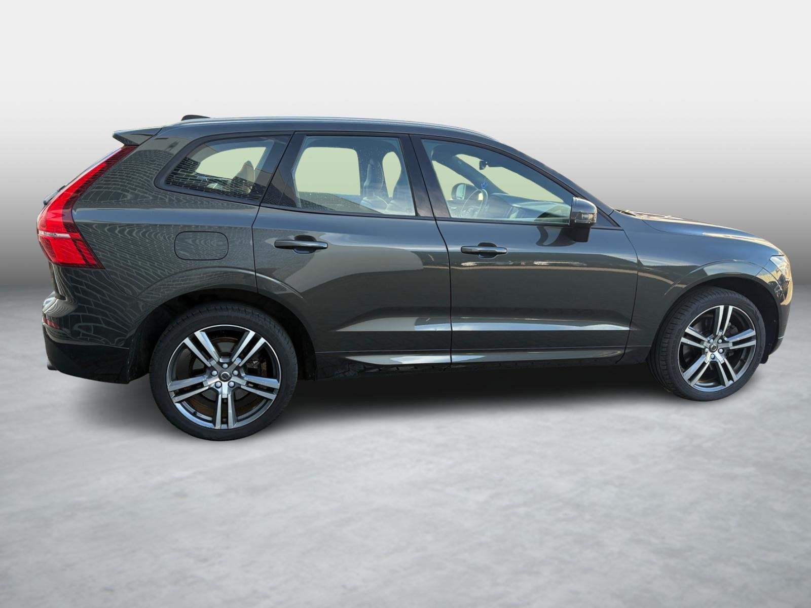 Volvo XC60 T5 AWD Momentum Aut. | Trekhaak | Lichtmetalen Ve, Auto's, Gebruikt, Euro 6, 1714 kg, XC60