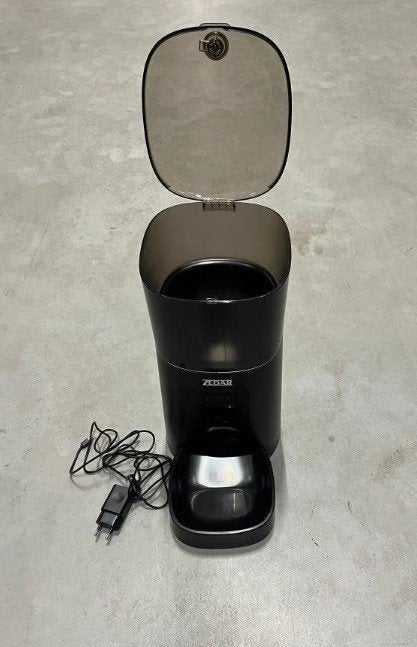 Voerautomaat met App en Camera - 6 L - Zwart - Zedar A900, Dieren en Toebehoren, Ophalen of Verzenden, Zo goed als nieuw