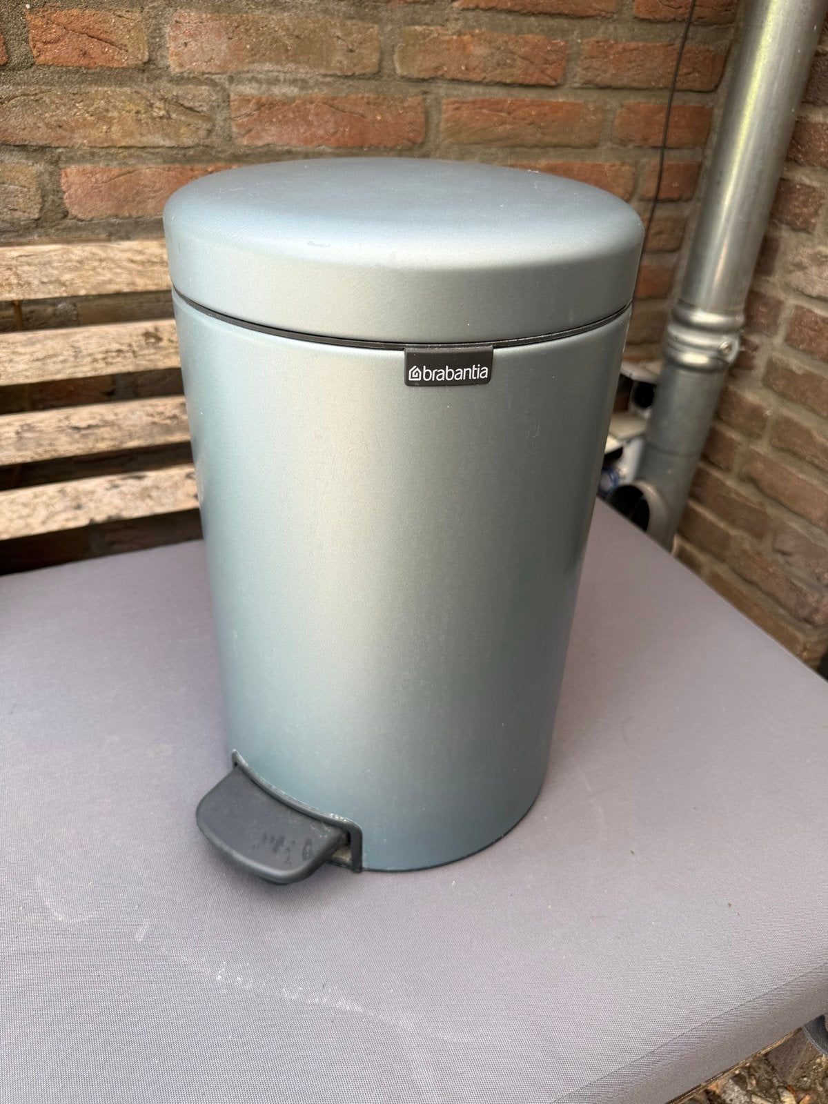 Brabantia prullenbak met pedaal mintgroen, Ophalen, 50 – 75, Met pedaal, Metaal