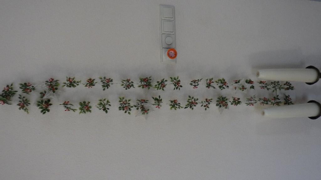 twee mooie oude kerstslingers van kunststof, Ophalen of Verzenden