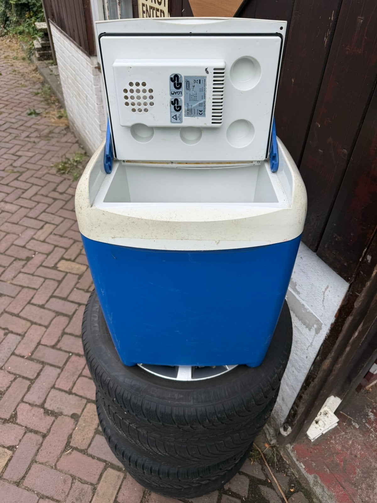 Koelbox 12v en 220v, Ophalen of Verzenden, Zo goed als nieuw, Elektrisch