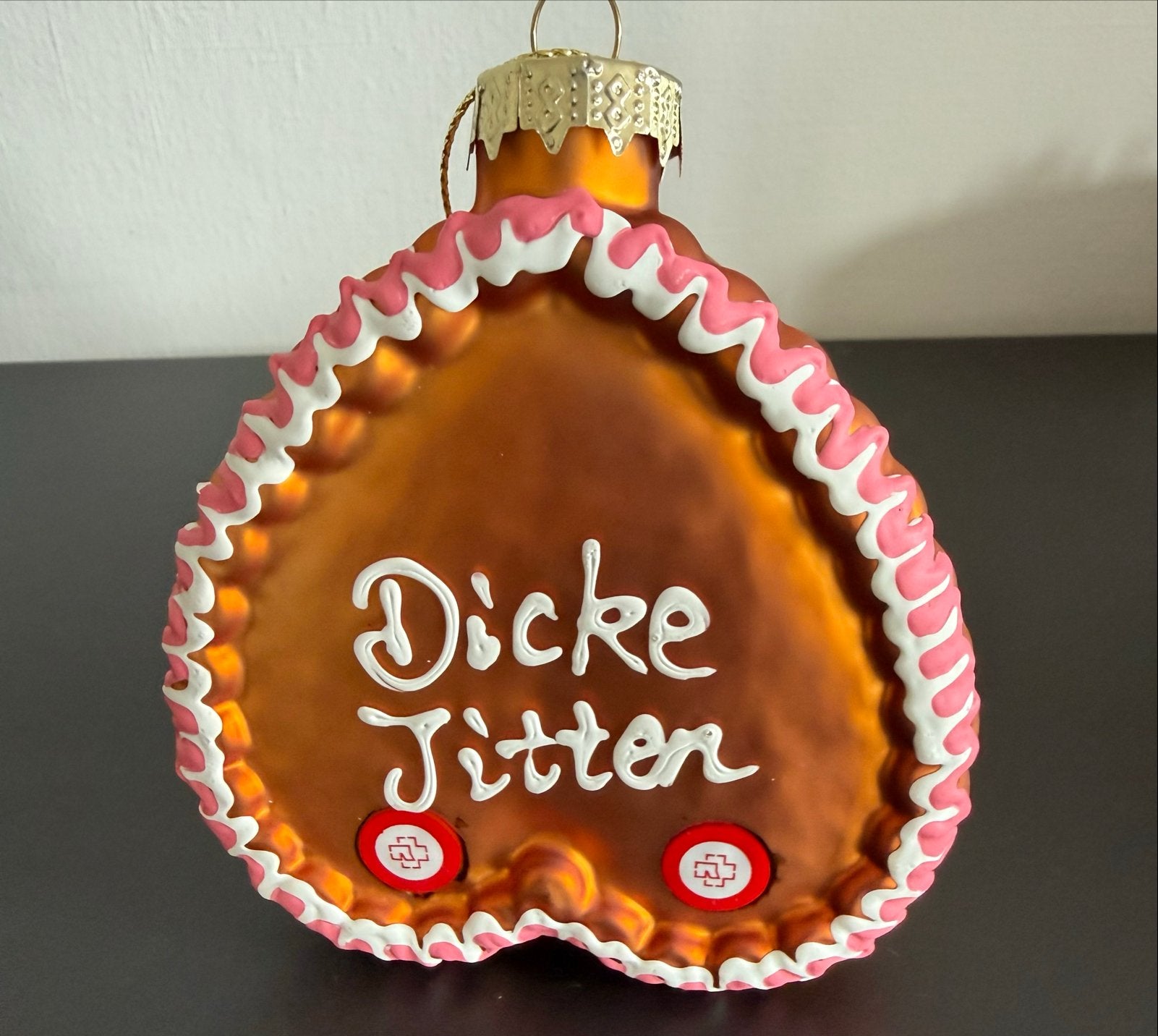 Rammstein Dicke Titten kersthanger, Diversen, Kerst, Ophalen of Verzenden, Zo goed als nieuw