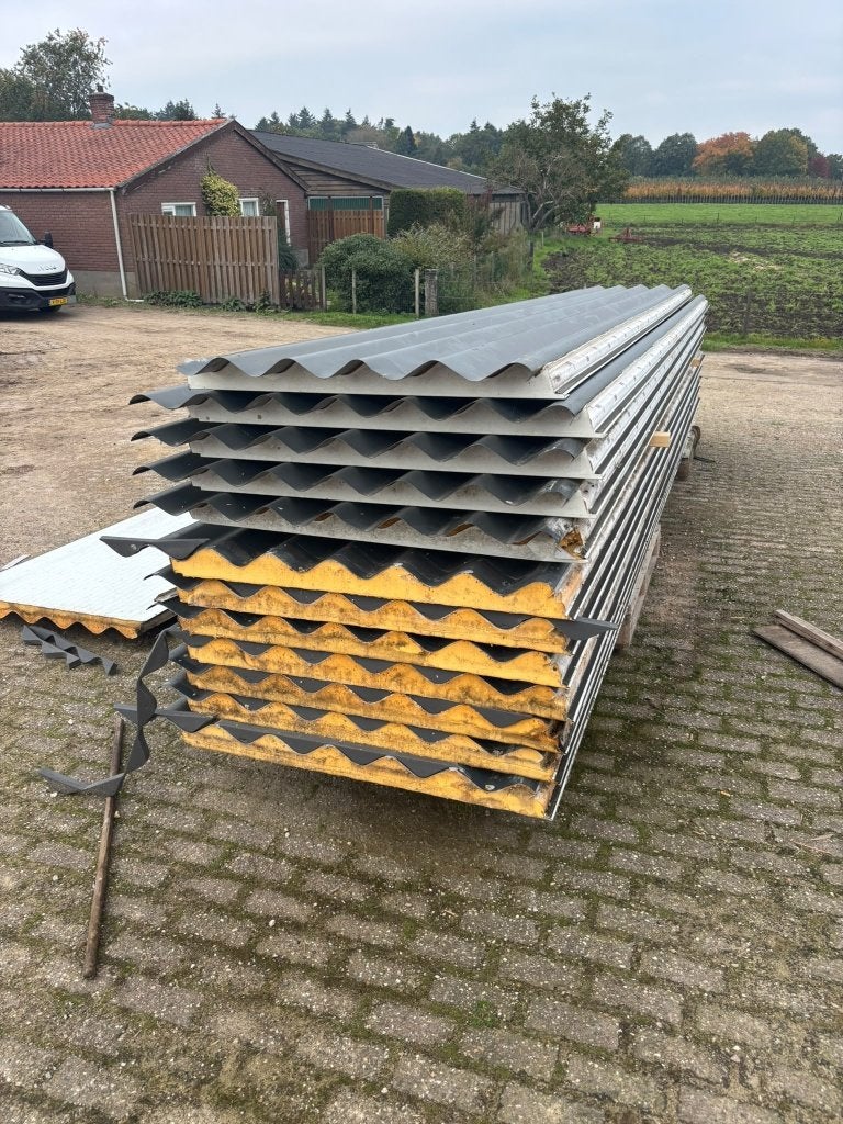 Geïsoleerde dakplaten, Kunststof, Overige kleuren, Zo goed als nieuw, 15 m² of meer
