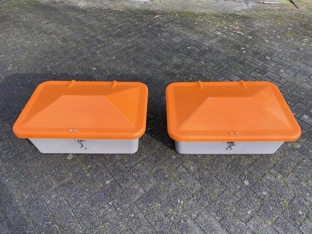 2x Zgan Kunststof box 100 liter (Cemo) met deksel / klep, Doe-het-zelf en Verbouw, Kratten en Dozen, Ophalen, 60 cm of meer, 75 tot 100 cm