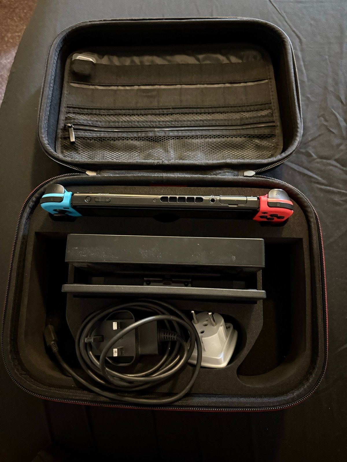 Nintendo Switch Console met Neon Joy-Cons en Accessoires, Spelcomputers en Games, Ophalen, Gebruikt, Met 2 controllers, Switch Original