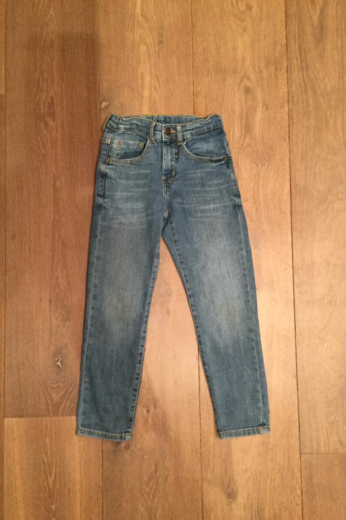 Blauwe jeans/spijkerbroek (knoopsgaten elastiek) Zara mt 128, Kinderen en Baby's, Kinderkleding | Maat 128, Broek, Ophalen of Verzenden