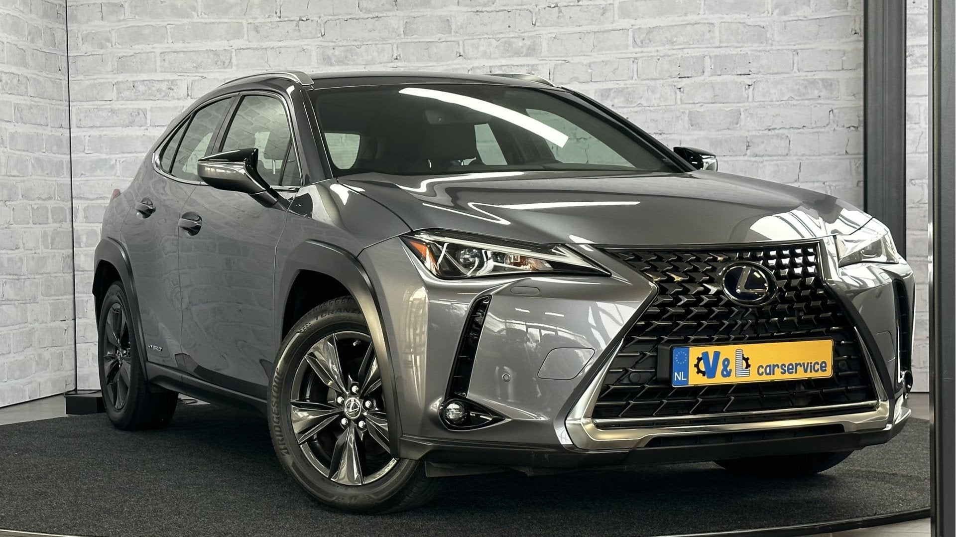Lexus UX 250h First Edition Stoel/stuur verwr. Carpaly ACC, Stof, Gebruikt, 4 cilinders, Adaptive Cruise Control