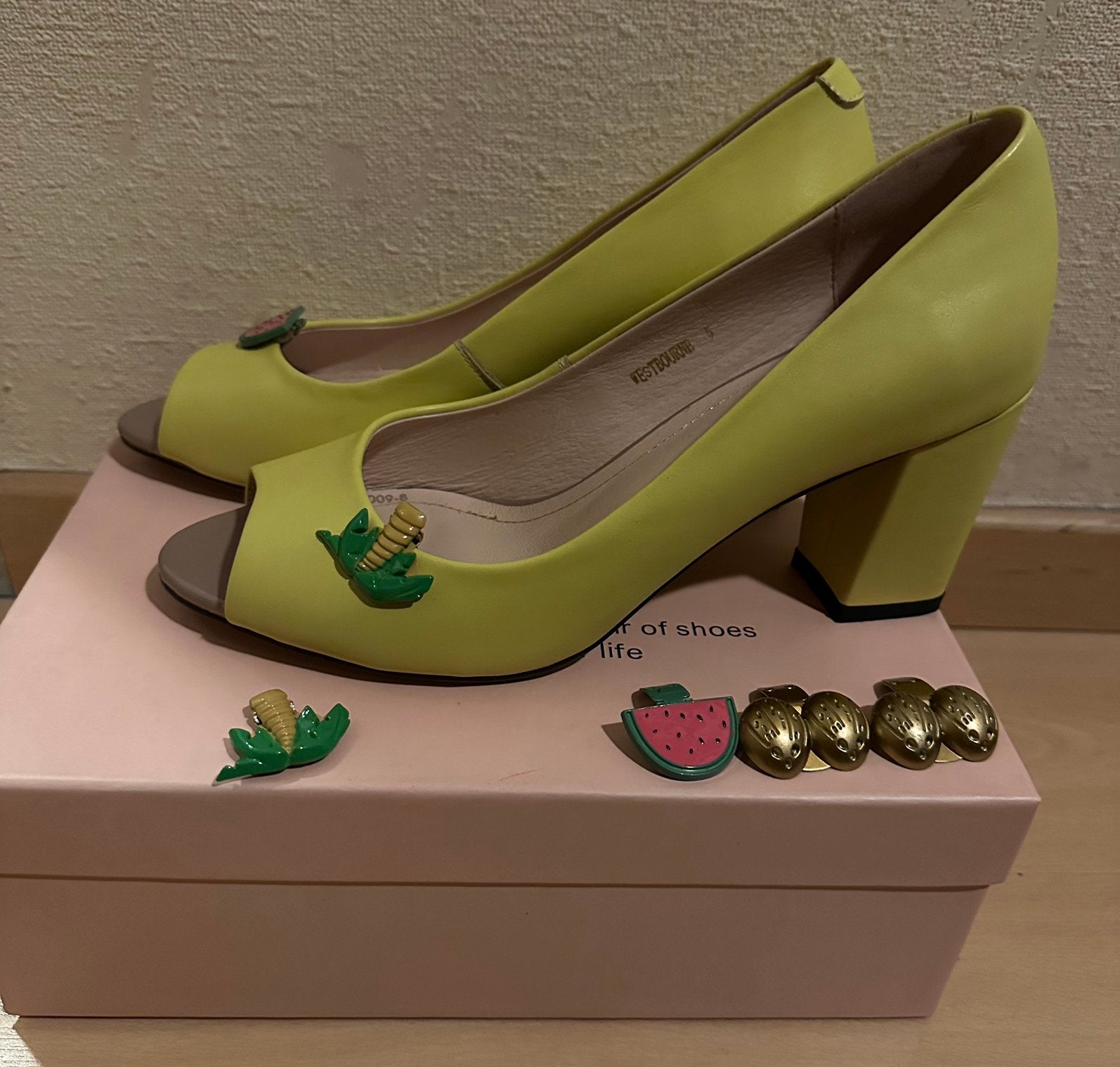 Top vintage gele pumps, maat 38, Kleding | Dames, Ophalen of Verzenden, Zo goed als nieuw, Geel