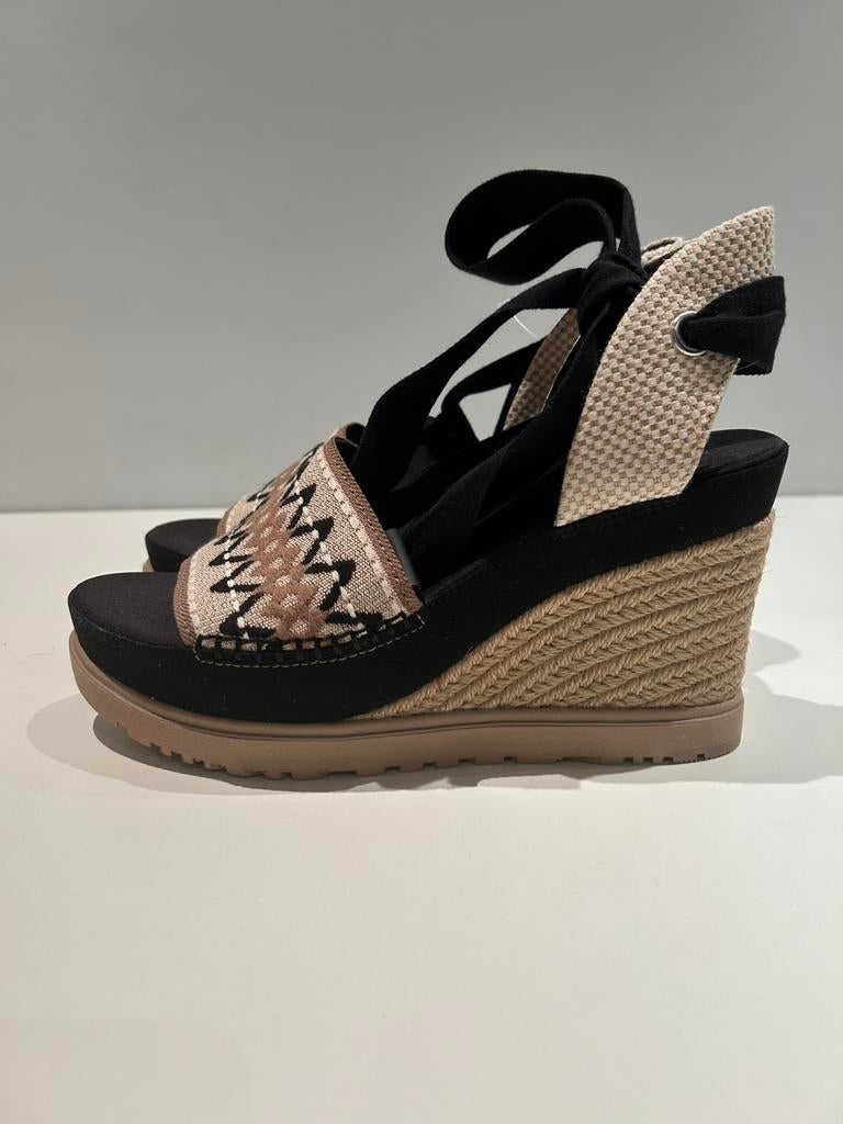 Ugg sleehakken maat 41, Jets outlet, Zwart, Nieuw, Info@jetsoutlet.nl