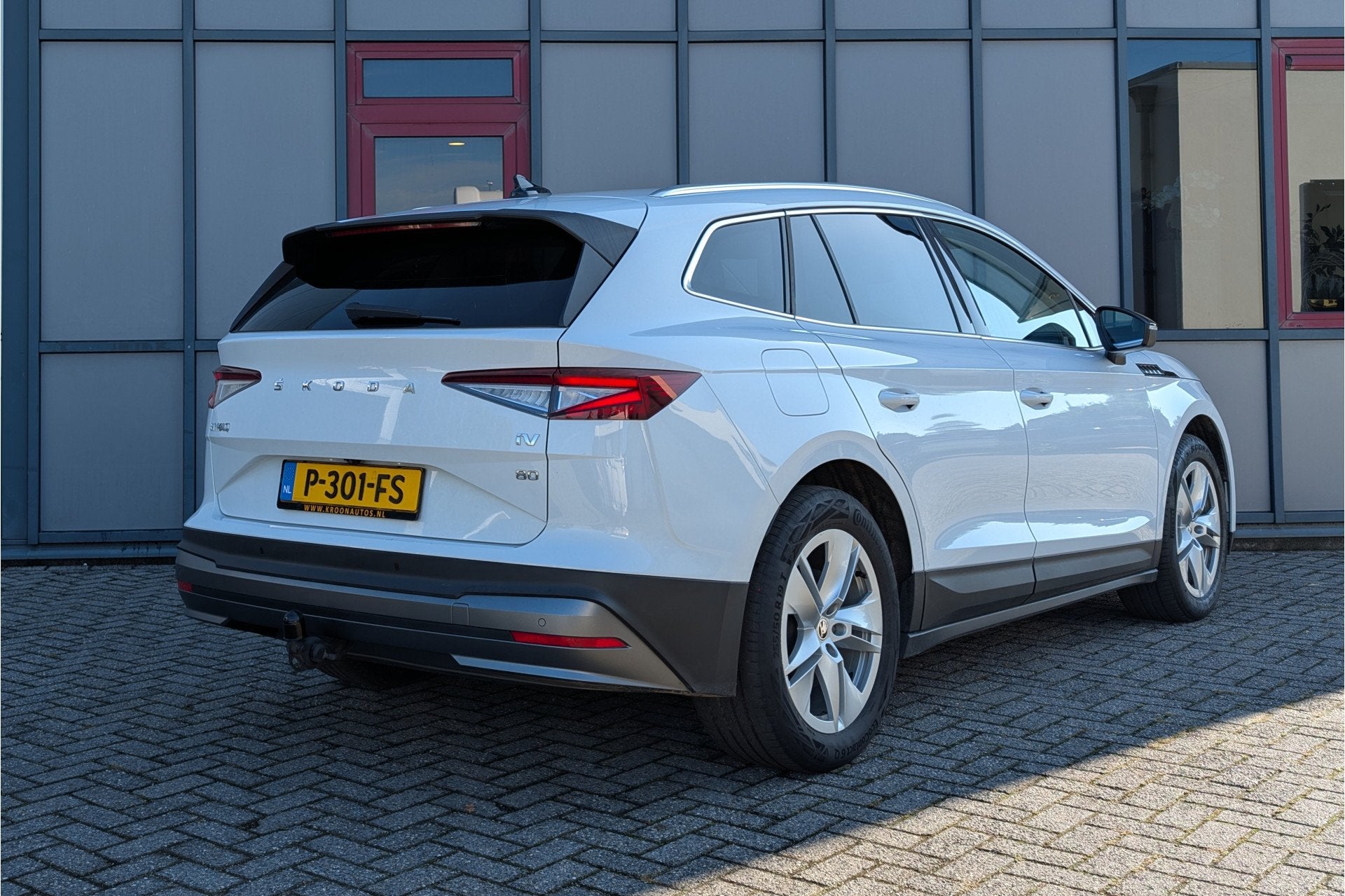 Skoda Enyaq iV 80 SOH 87% Trekhaak Warmtepomp (bj 2022), Auto's, Dealer onderhouden, Achterwielaandrijving, Gebruikt, Met garantie (alle)