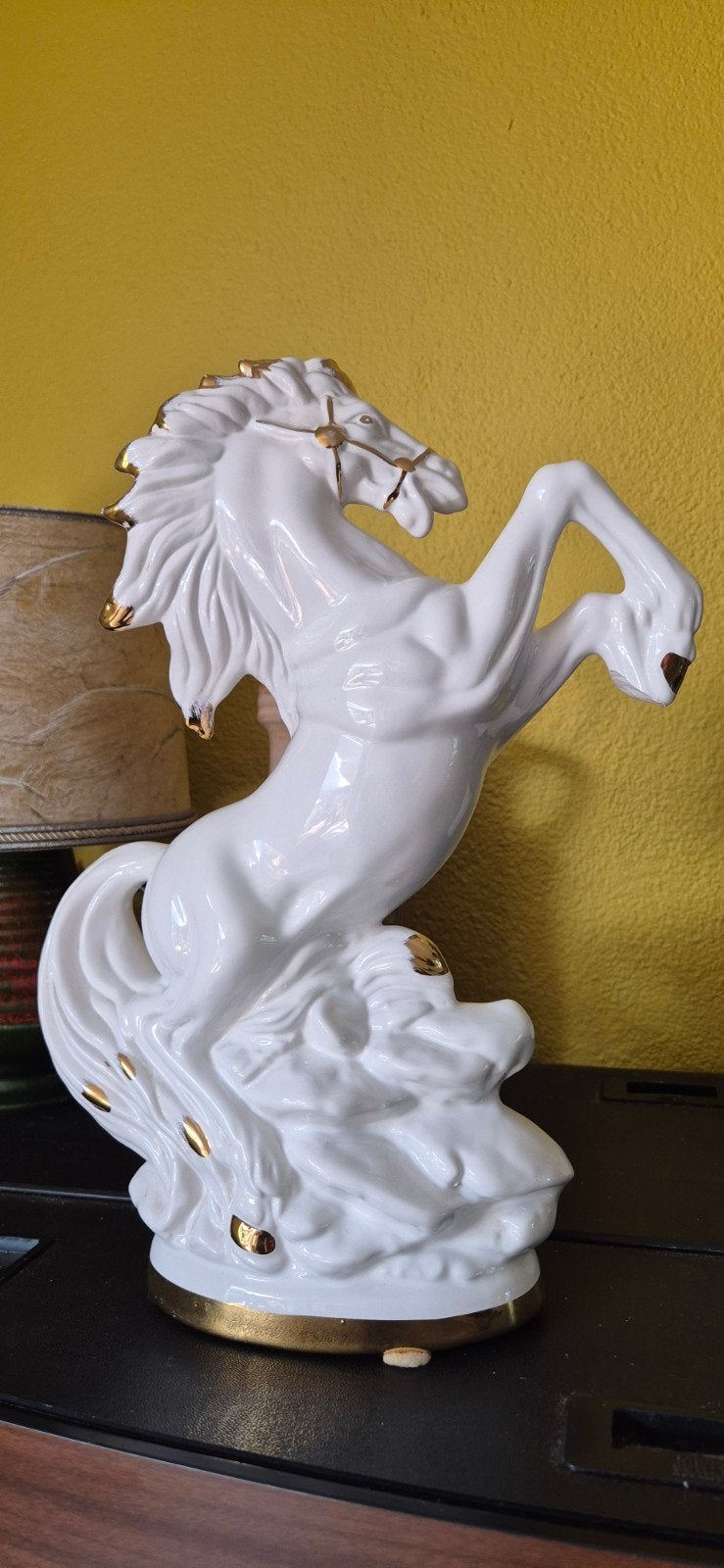 Elegant Wit Keramisch Paard Beeld met Gouden Accent (40cm), Ophalen of Verzenden