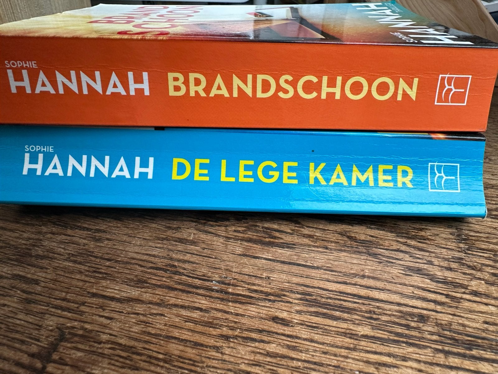 Sophie Hannah: 2 titels, Ophalen of Verzenden, Zo goed als nieuw