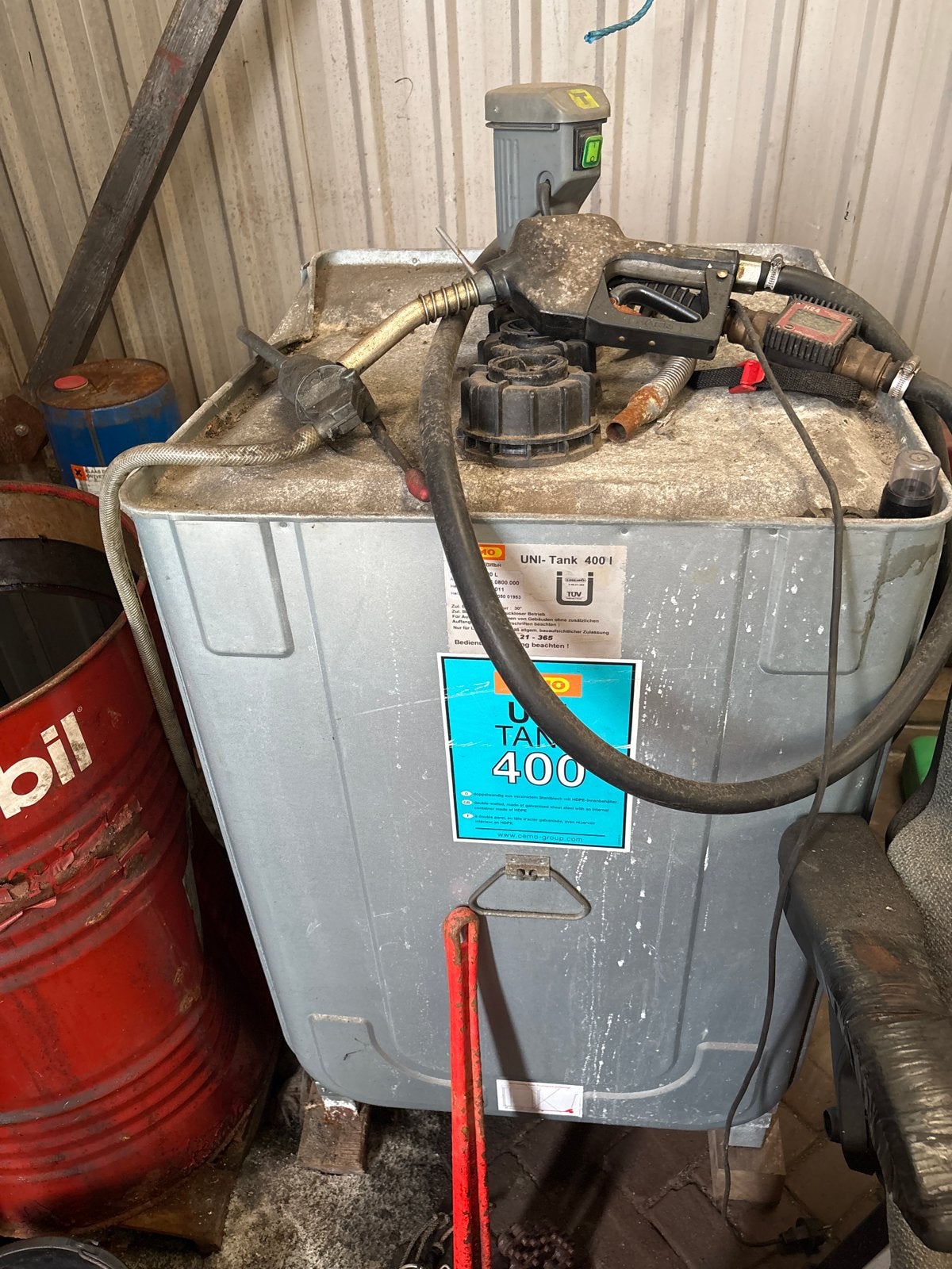 Gebruikte Uni-Tank 400L dieselopslagtank met pomp, Ophalen