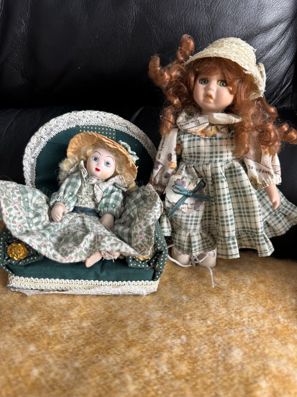 Set van 2 Vintage Porseleinen Poppen met Stoeltje, Ophalen of Verzenden, Gebruikt, Overige typen