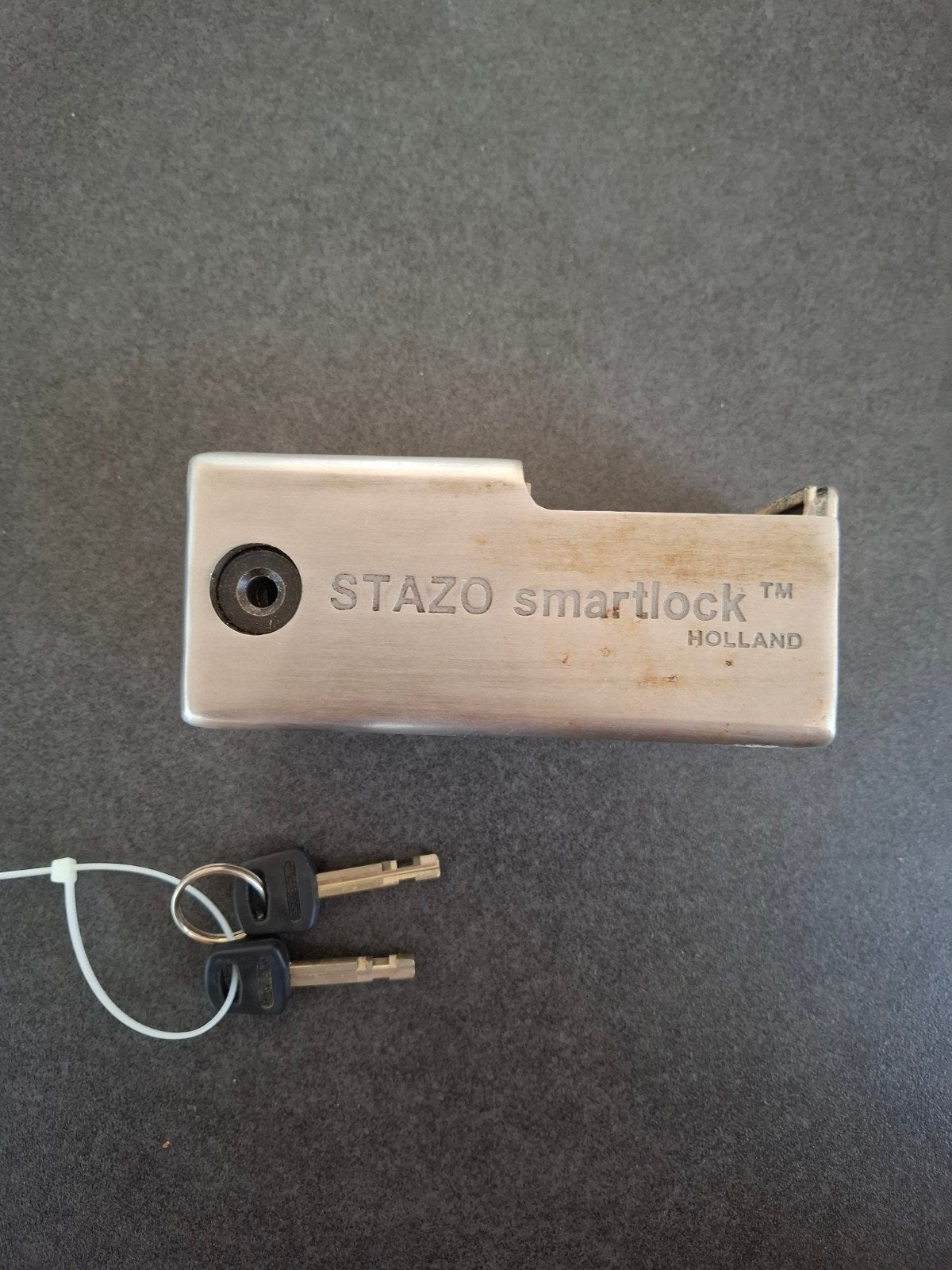 Stazo Smartlock buitenboordmotorslot - spindelbevestiging, Watersport en Boten, Ophalen of Verzenden, Nieuw