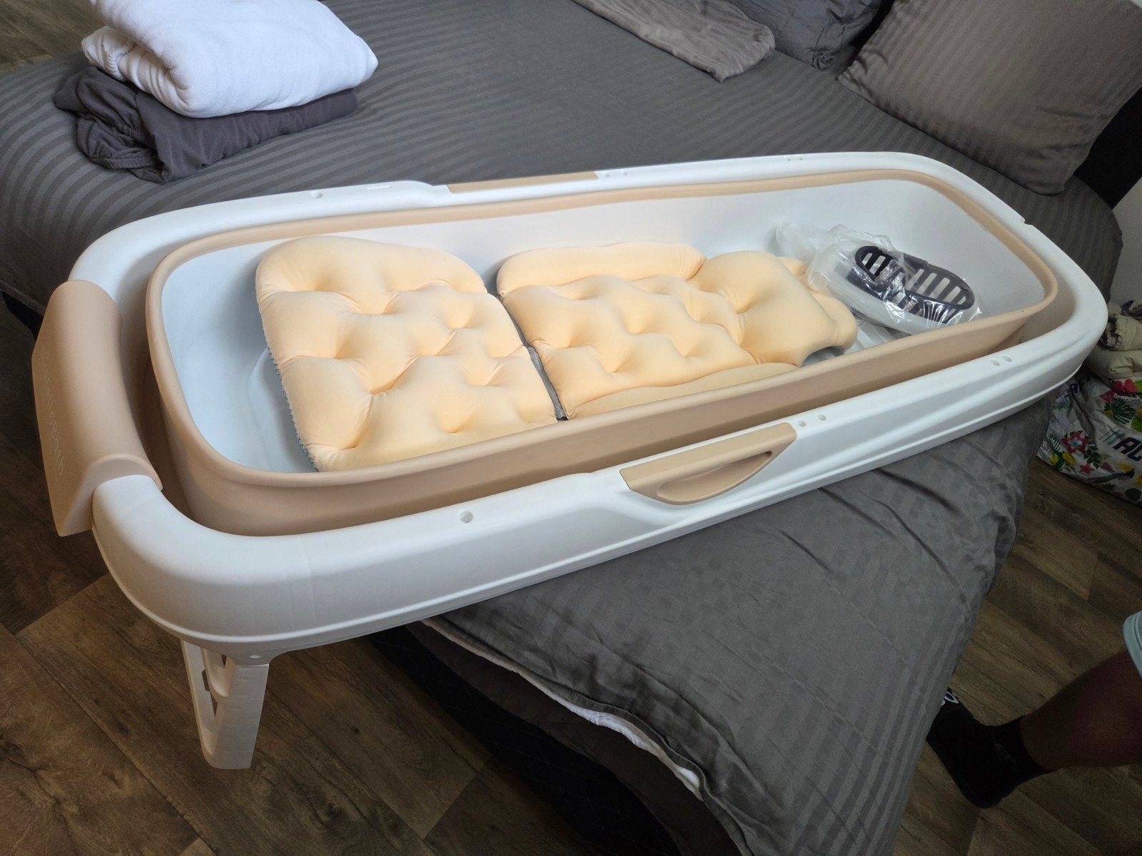 HelloBath Opvouwbaar Bad, Huis en Inrichting, Badkamer | Complete badkamers, Ophalen of Verzenden, Zo goed als nieuw, Met bad