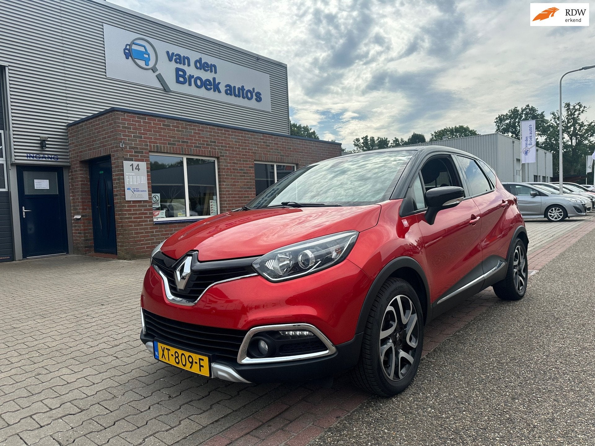 Renault Captur 1.2 TCe Helly Hansen ALLE OPTIES / AUTOMAAT/a, Auto's, Euro 5, Stof, Zwart, 4 cilinders