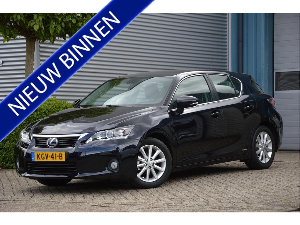 Lexus CT 200h Business Line LEDER | CAMERA | NAVI | CARPLAY, Gebruikt, Zwart, 4 cilinders, 1415 kg