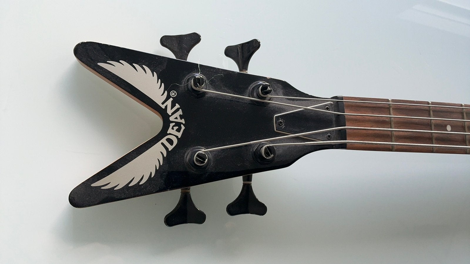 Dean Demonator Metalman 4-snarige elektrische basgitaar, Ophalen of Verzenden, Zo goed als nieuw