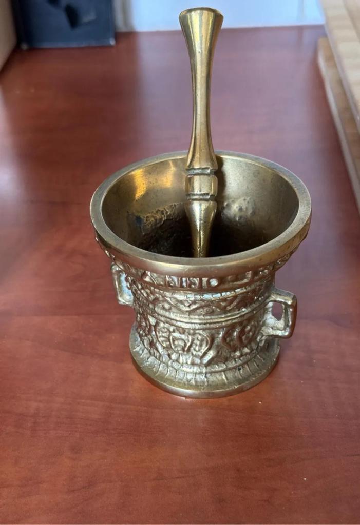 Antieke Bronzen Vijzel met Stamper - Decoratief Keukenitem, Antiek en Kunst, Ophalen of Verzenden, Brons