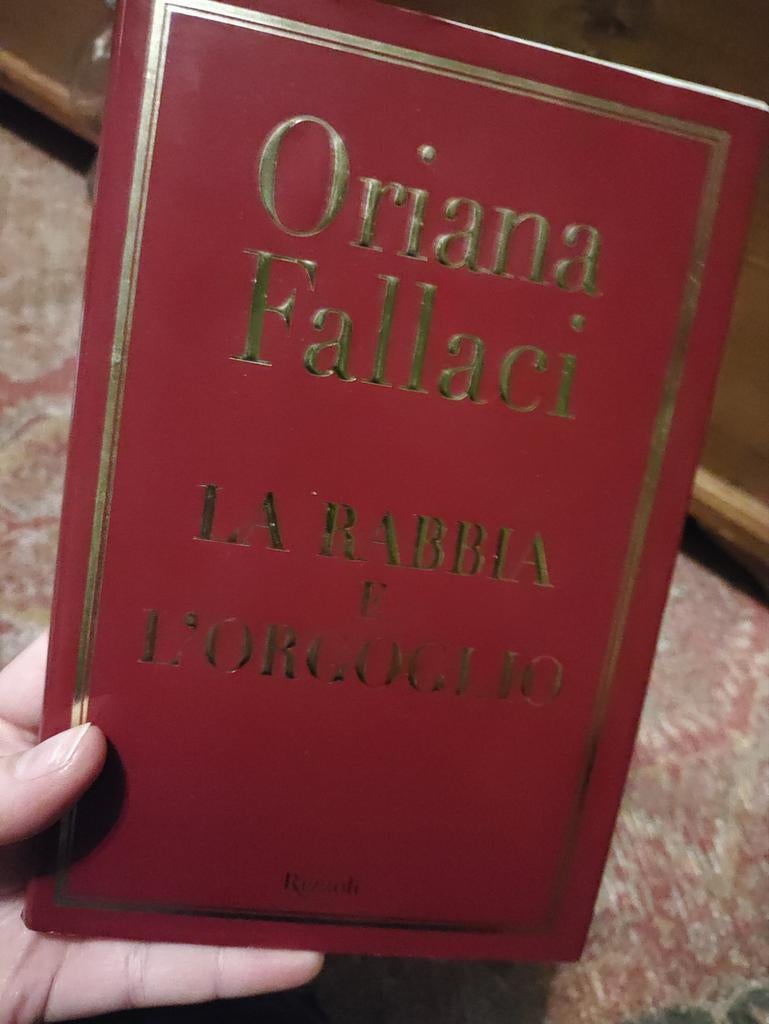 Oriana Fallaci - La Rabbia e l'Orgoglio (Italiaans), Boeken, Romans, Gelezen, Europa overig, Ophalen of Verzenden