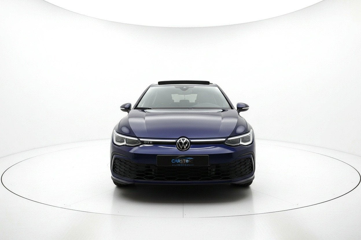 Volkswagen Golf 8 1.4 eHybrid GTE PANO CAM ACC SFEER IQ HUD, Gebruikt, 4 cilinders, Blauw, 1524 kg