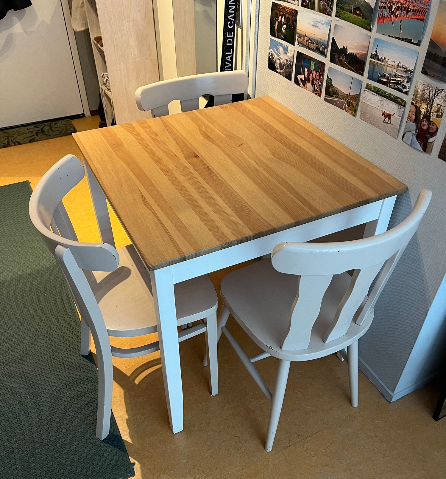 Square wooden table + 3 wooden chairs, Ophalen, Zo goed als nieuw, Minder dan 4 stoelen