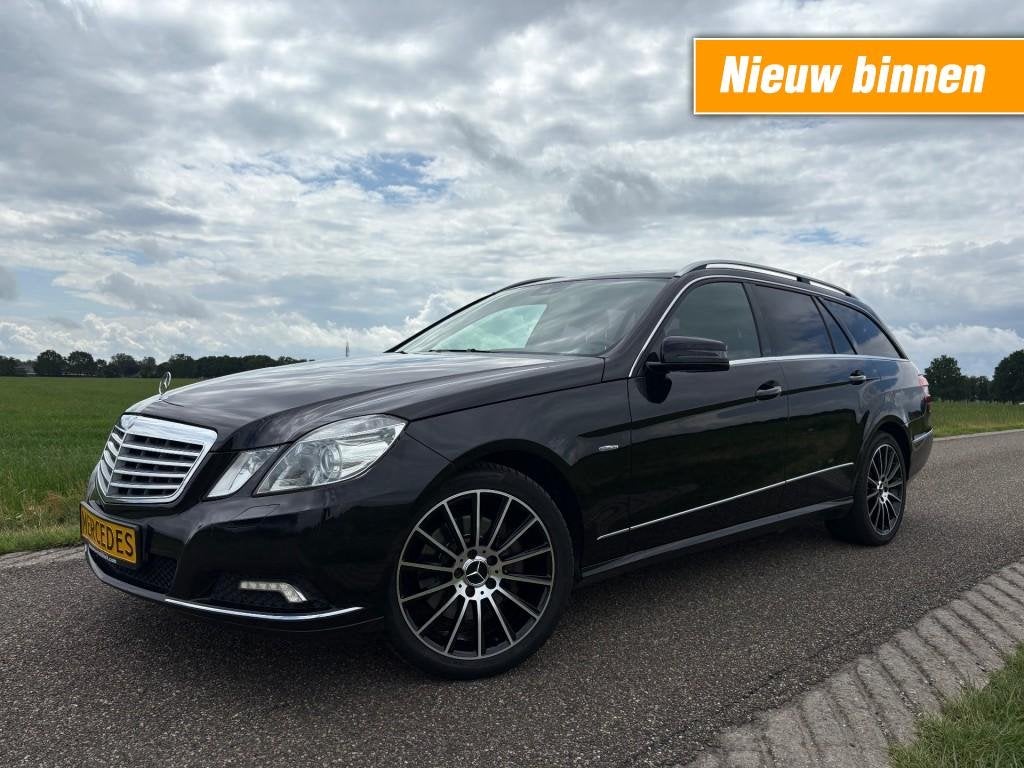 Mercedes-benz E-KLASSE 350 CGI AVANTGARDE / BOMVOL / AUT / M, Auto's, Automaat, Euro 5, Achterwielaandrijving, Gebruikt