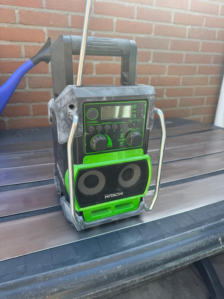 Robuuste Hitachi Bouwradio - Ideaal voor elke klus!, Ophalen of Verzenden, Gebruikt, Bouwradio