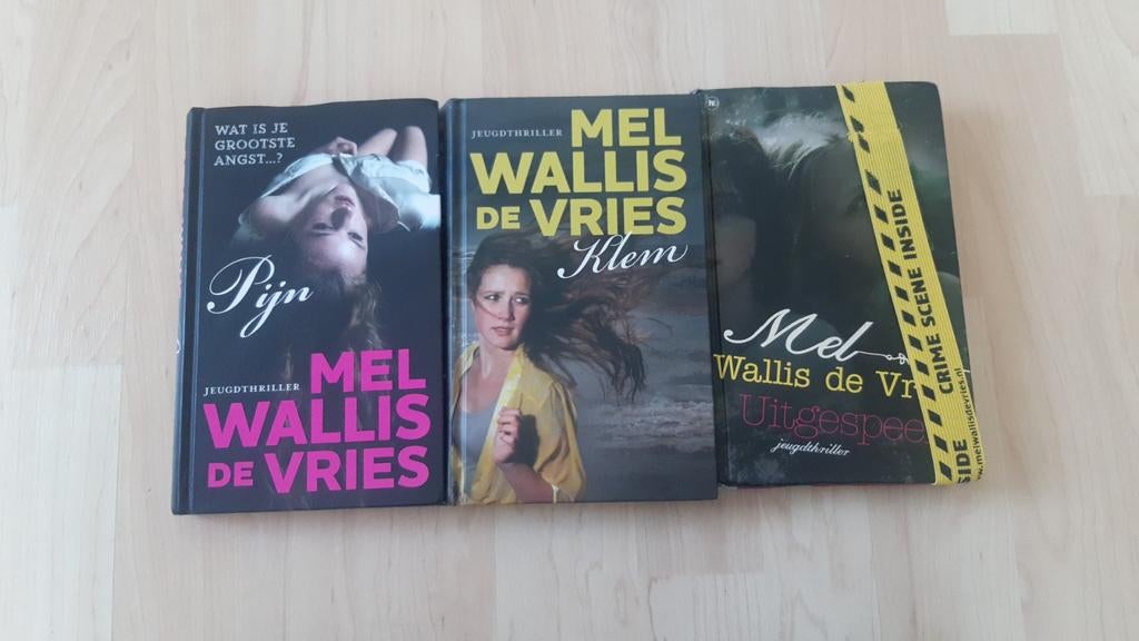 3 Mel Wallis de Vries boeken, Ophalen of Verzenden, Zo goed als nieuw