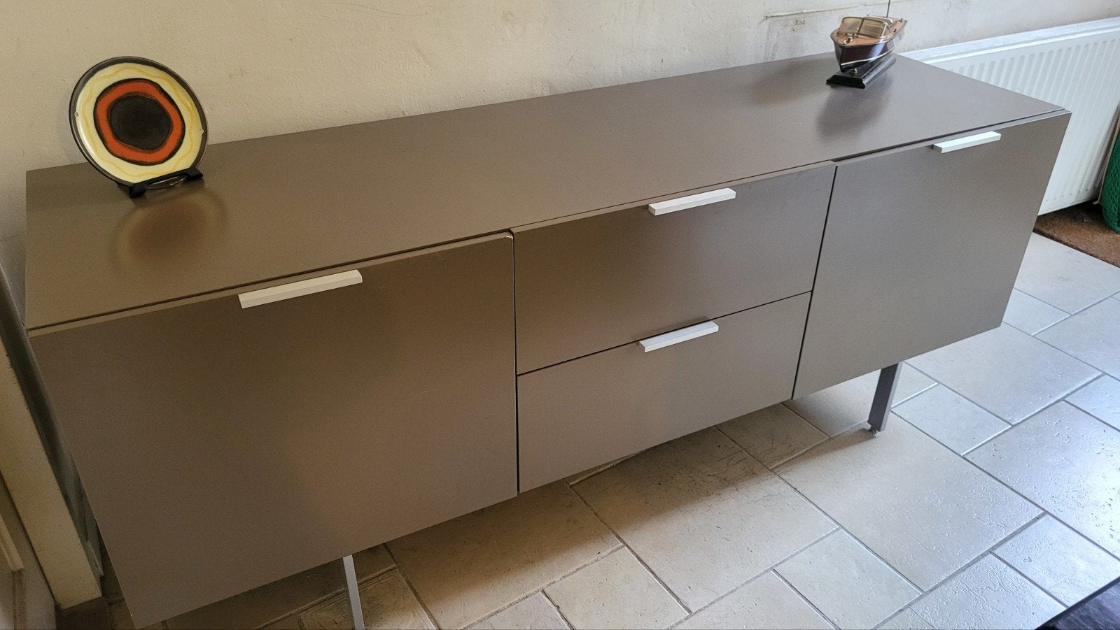 Vintage pastoe dressoir taupe in goede staat 1 kleine schade, Ophalen, Gebruikt, Met lade(s), 25 tot 50 cm