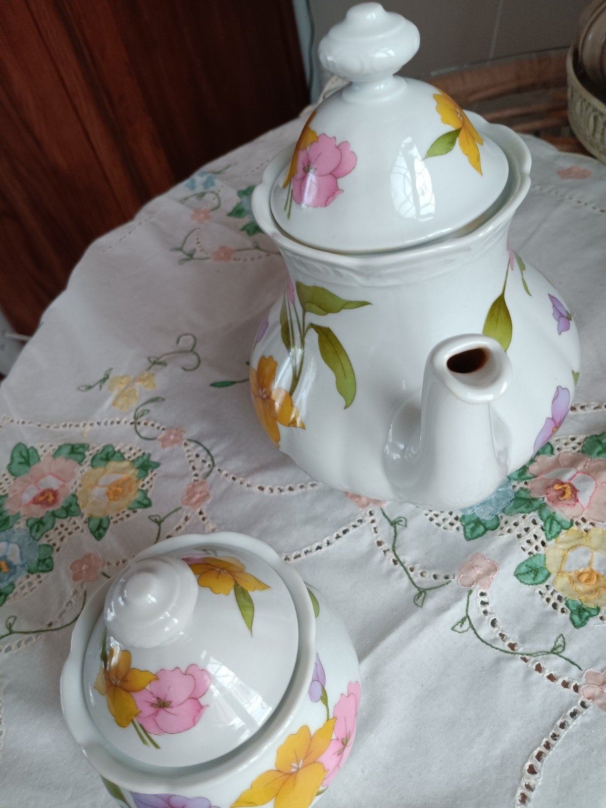 Mitterteich Bavaria Theepot en Suikerpot met Bloemen, Ophalen of Verzenden