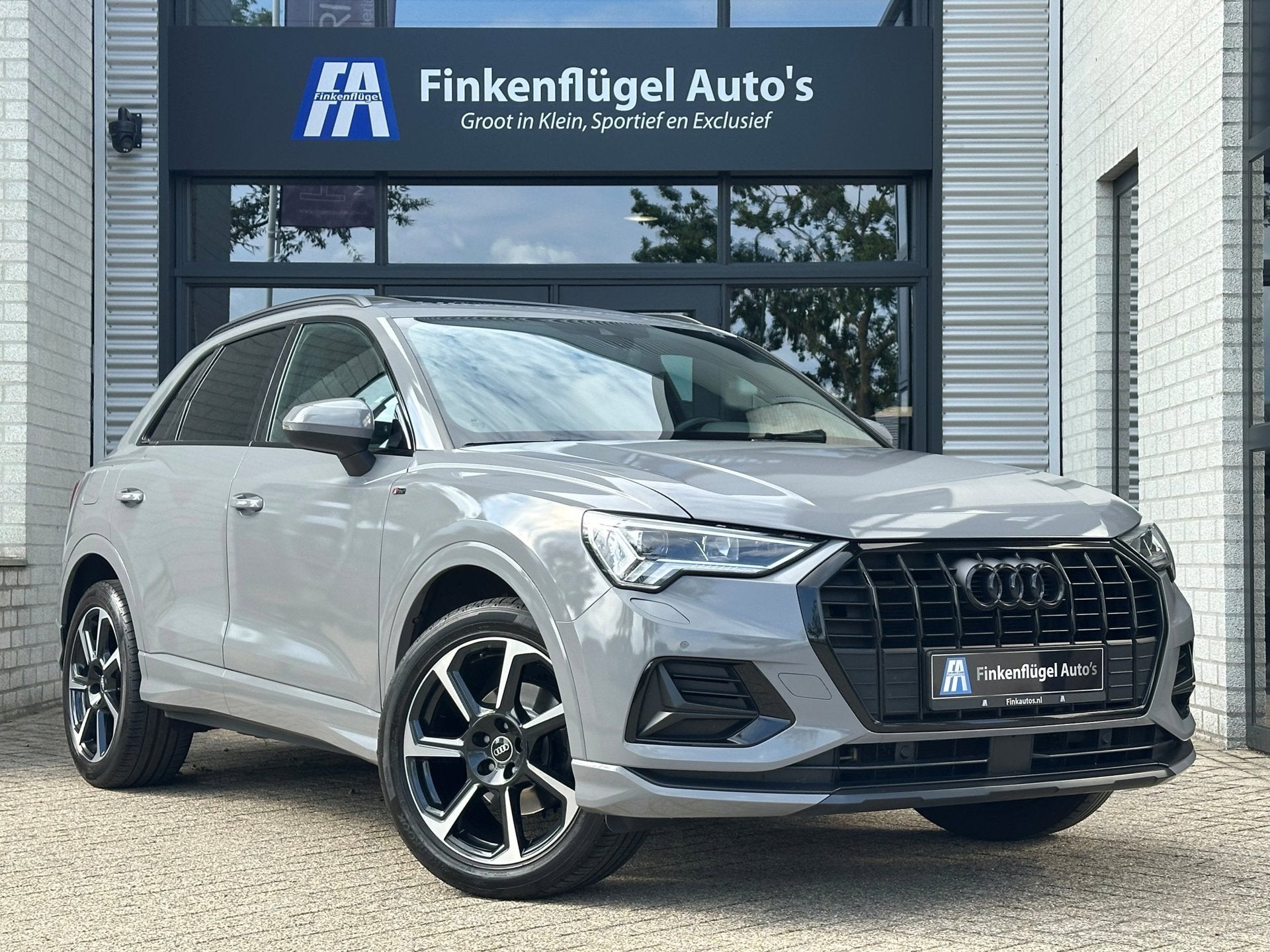 Audi Q3 35 TFSI S-line |Pano |ACC |Apple.Carplay |Matrix |Na, Dealer onderhouden, 4 cilinders, Bedrijf, 1470 kg