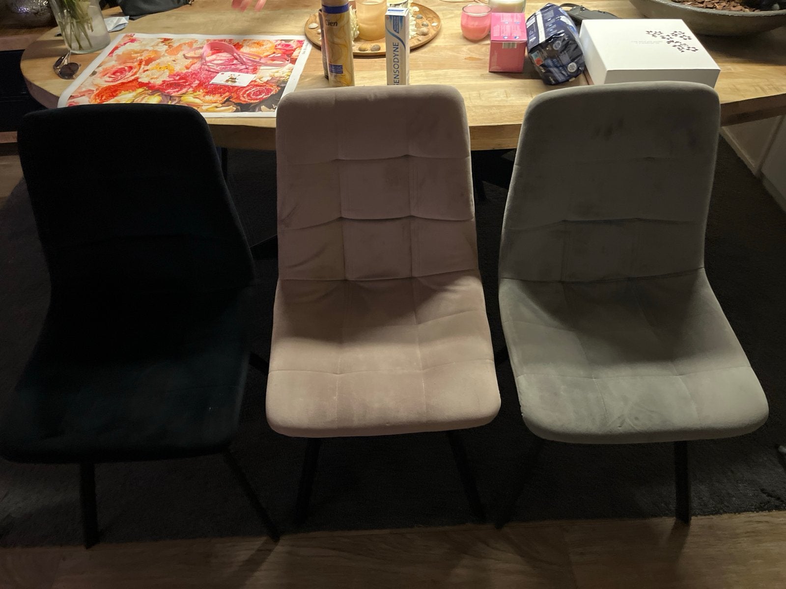 6 stuks velours eetkamerstoelen in verschillende kleuren, Ophalen, Overige kleuren, Trendy/modern, Zo goed als nieuw