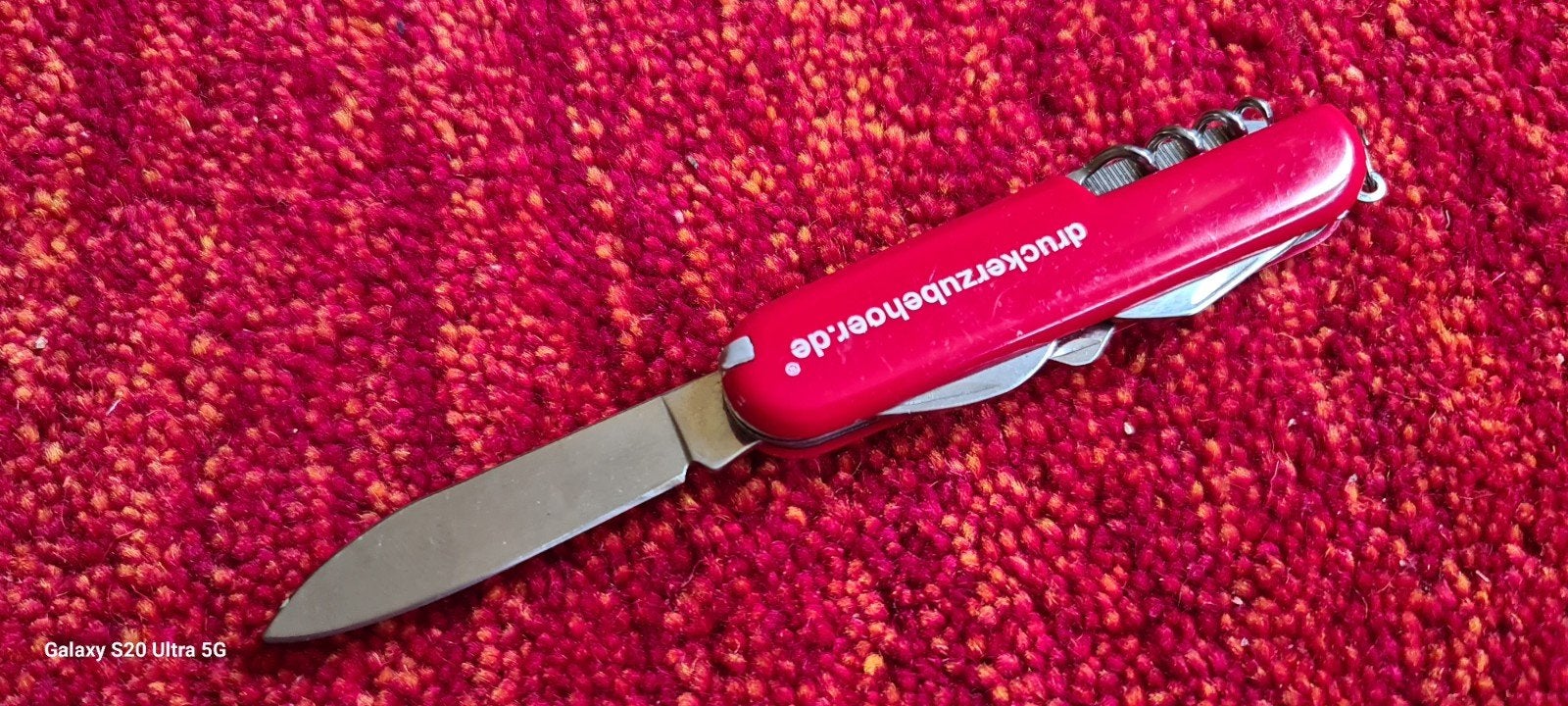 Rood zakmes met meerdere functies, Hobby en Vrije tijd, Overige Hobby en Vrije tijd, Ophalen of Verzenden, Gebruikt