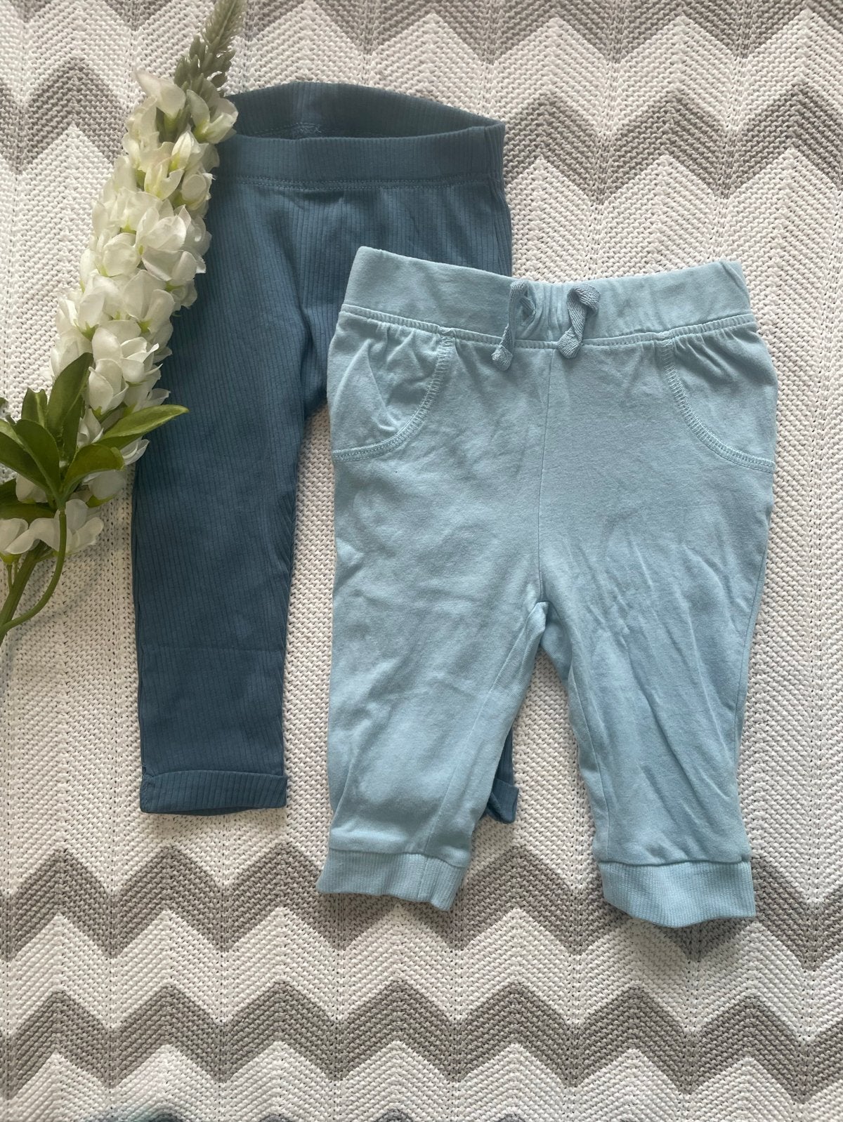 NIEUW, set van 2 blauwe babybroekjes, Kruidvat en Wibra, 68, Ophalen of Verzenden, Zo goed als nieuw, Jongetje of Meisje, Broekje
