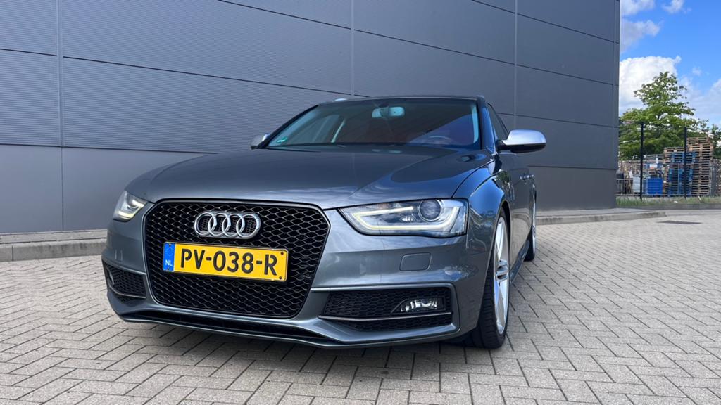 Audi A4 2.0TDI Avant S4 UITGEV EURO 6 3e Eig TOP OH UNIEK, Voorwielaandrijving, Euro 6, A4, Leder