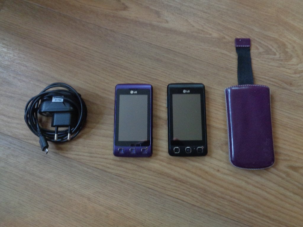 Mobiel GSM 2x LG KP500 + Oplader Hoesje Werkend, Telecommunicatie, Mobiele telefoons | LG, Ophalen, Gebruikt, Overige modellen