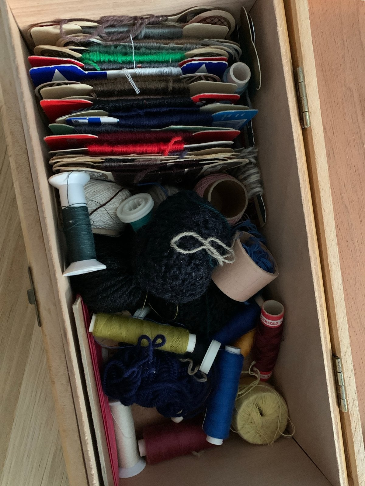 Vintage Naaidoos met Garen, Ophalen, Gebruikt, Garen of Naald(en)