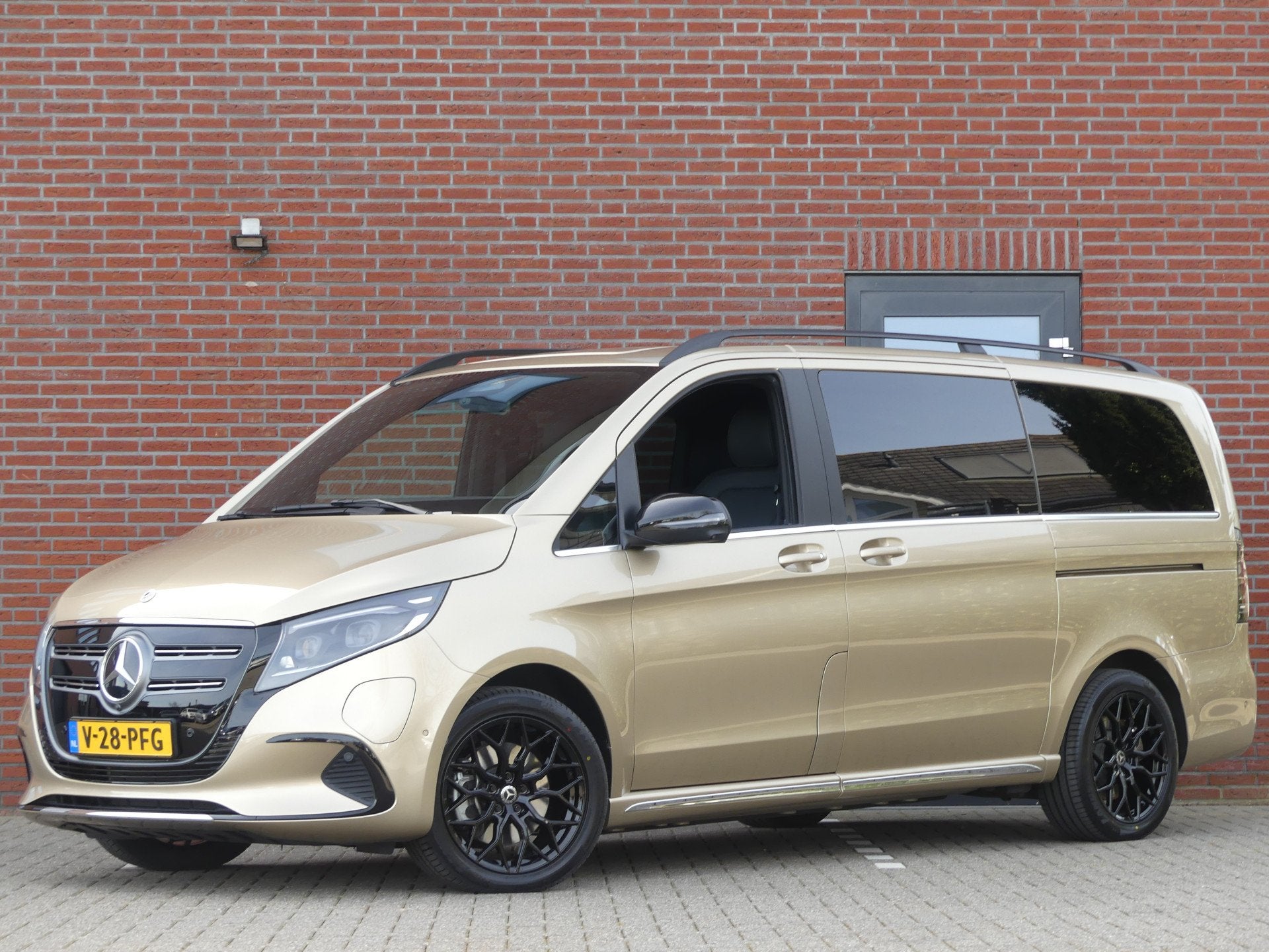 Mercedes-Benz EQV 300 L2 90kWh Dubbel Cabine Led/Leer/360 ca, Auto's, Gebruikt, 204 pk, Geïmporteerd, Automatische klimaatregeling